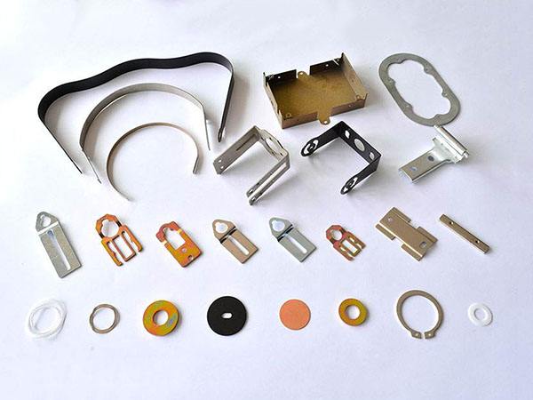 五金沖壓時產生翻料扭曲的原因