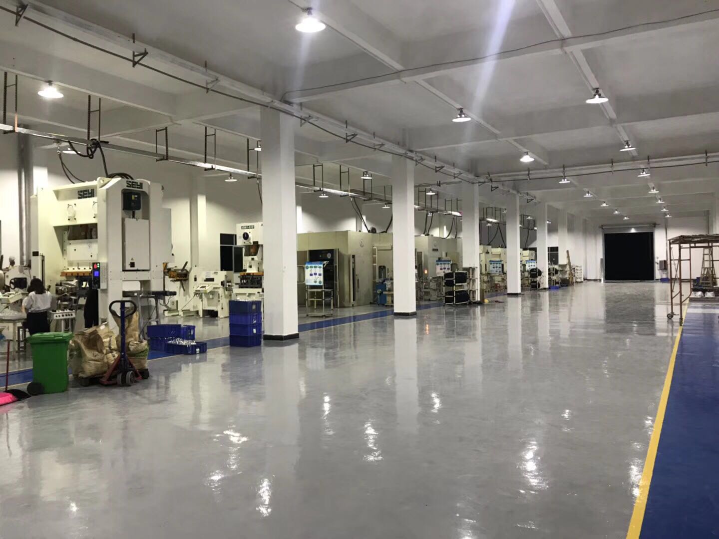 五金加工數控技術系統對汽車零部件