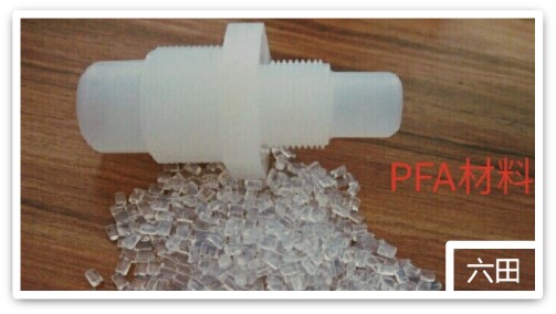 哪些因素影響注塑件加工硬化速度？